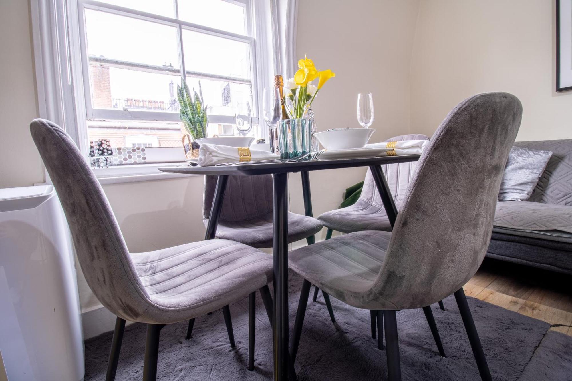 Cosy 2-Bedroom Apartment In Mayfair 8Cb - 4Th Floor No Elevator London Exterior foto