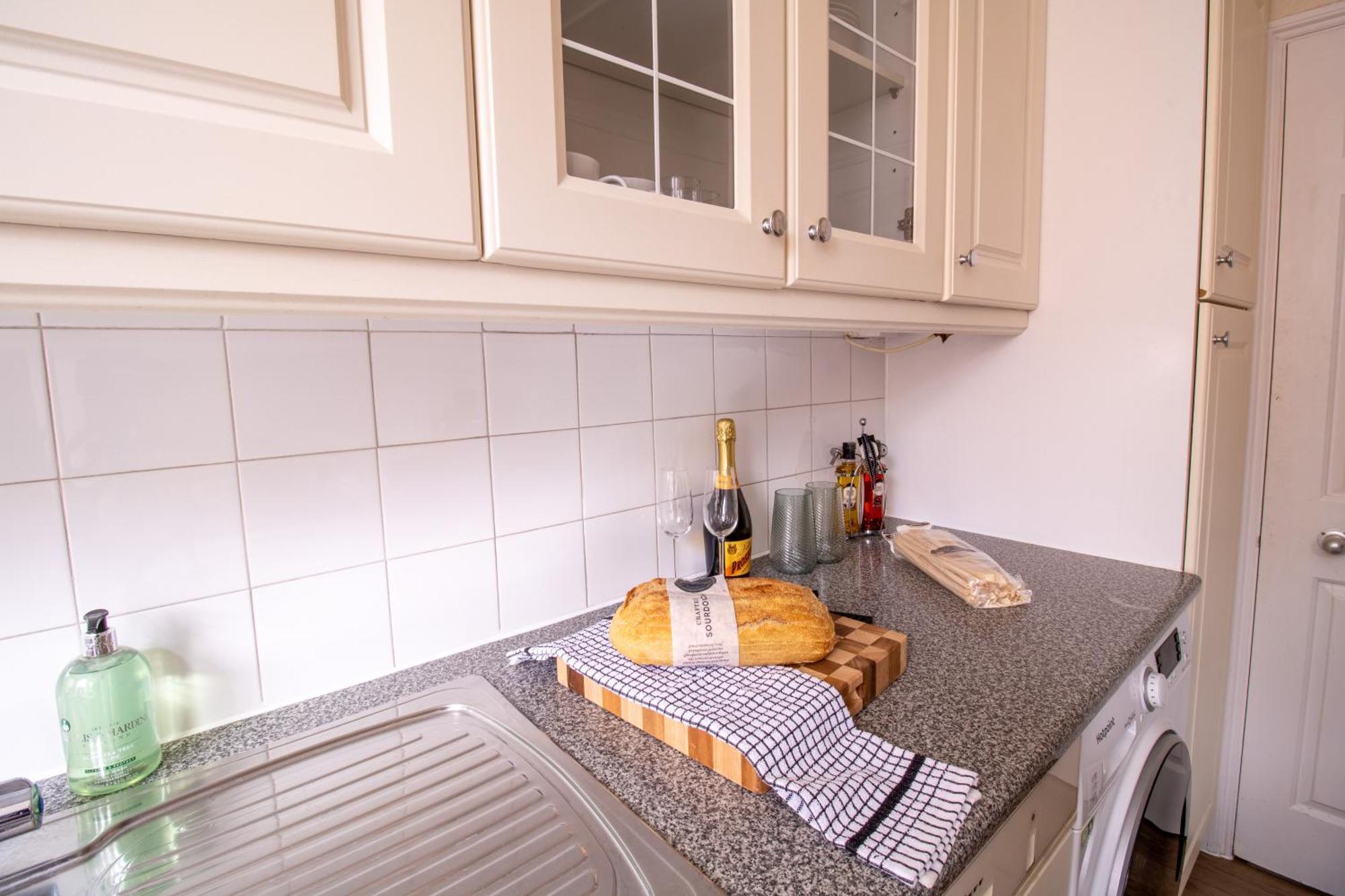 Cosy 2-Bedroom Apartment In Mayfair 8Cb - 4Th Floor No Elevator London Exterior foto